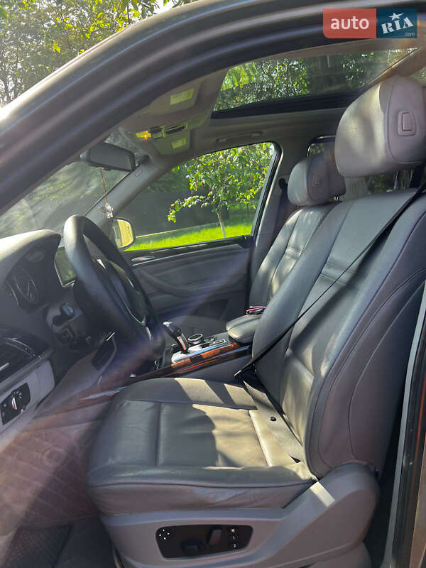 Внедорожник / Кроссовер BMW X5 2008 в Новоселице