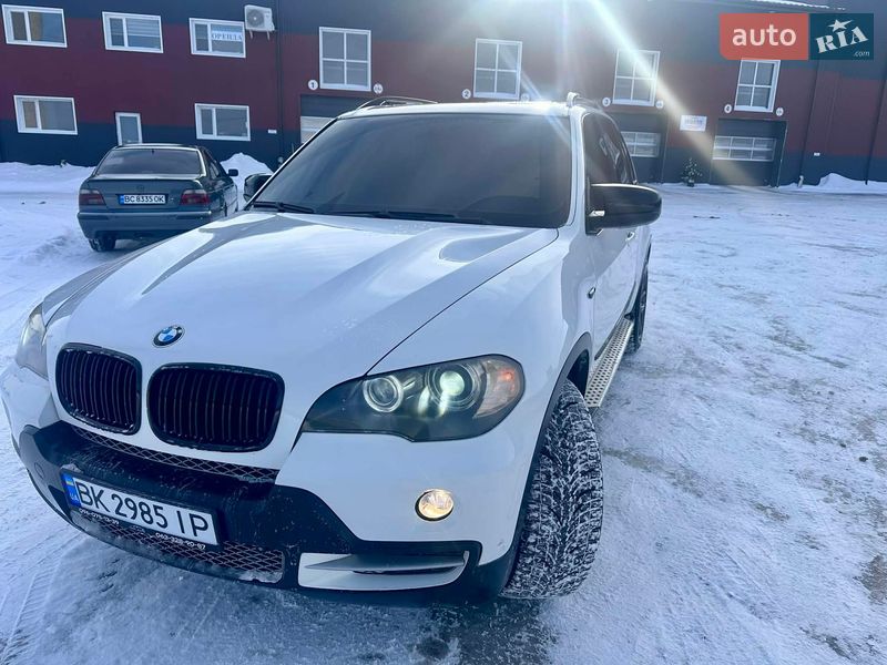 Внедорожник / Кроссовер BMW X5 2008 в Дубно
