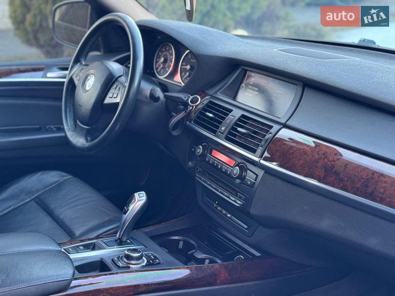 Внедорожник / Кроссовер BMW X5 2011 в Сарнах