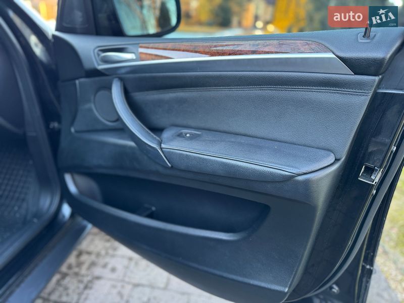 Внедорожник / Кроссовер BMW X5 2011 в Сарнах