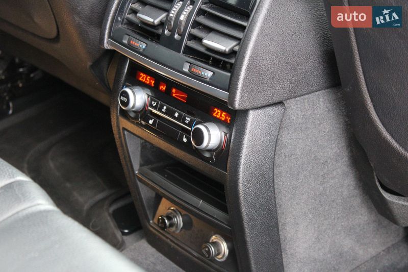 Позашляховик / Кросовер BMW X5 2015 в Рівному