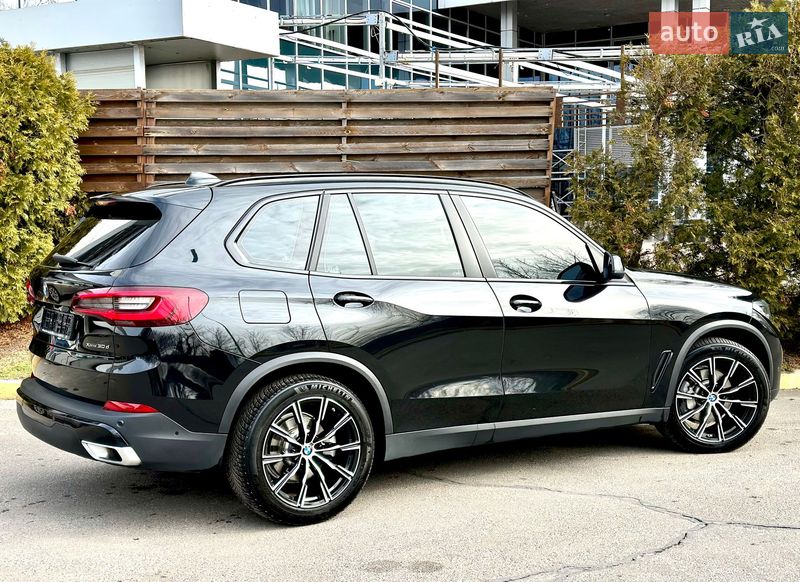 Внедорожник / Кроссовер BMW X5 2022 в Киеве
