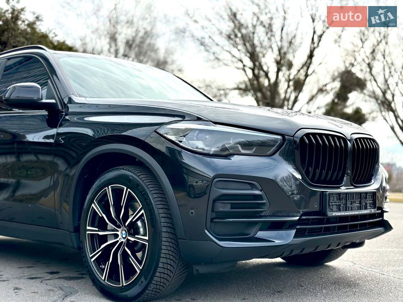 Внедорожник / Кроссовер BMW X5 2022 в Киеве