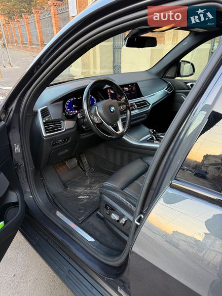Позашляховик / Кросовер BMW X5 2019 в Чернівцях