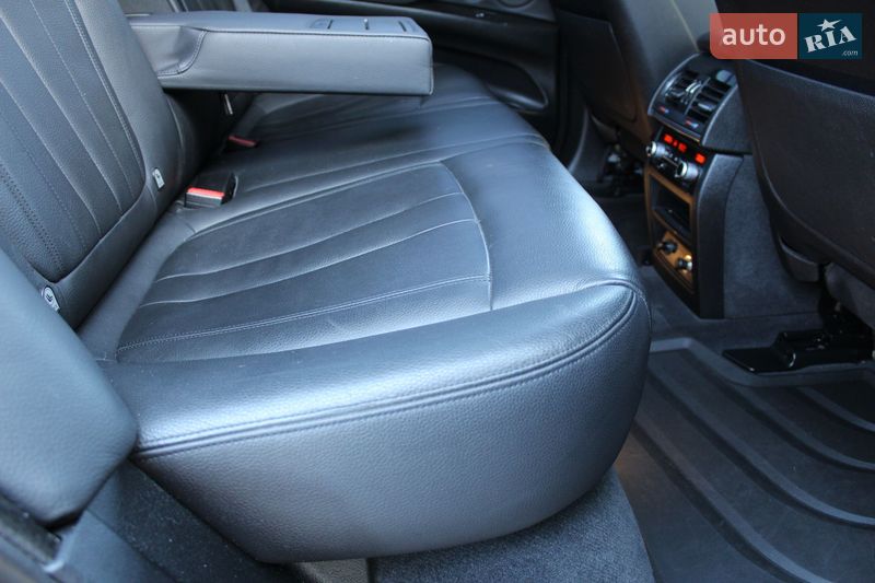 Позашляховик / Кросовер BMW X5 2015 в Рівному