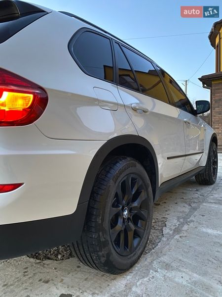 Внедорожник / Кроссовер BMW X5 2011 в Хотине