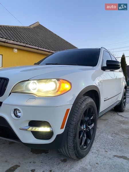 Внедорожник / Кроссовер BMW X5 2011 в Хотине