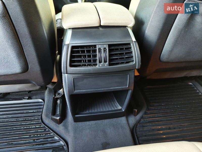 Внедорожник / Кроссовер BMW X5 2010 в Киеве