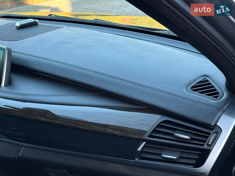 Внедорожник / Кроссовер BMW X5 2016 в Ровно