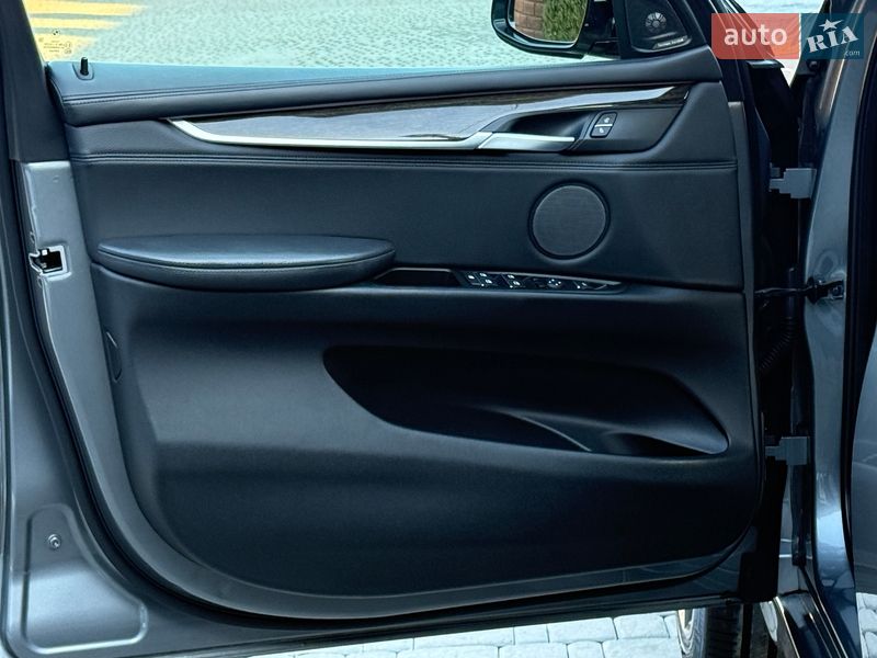 Внедорожник / Кроссовер BMW X5 2016 в Ровно