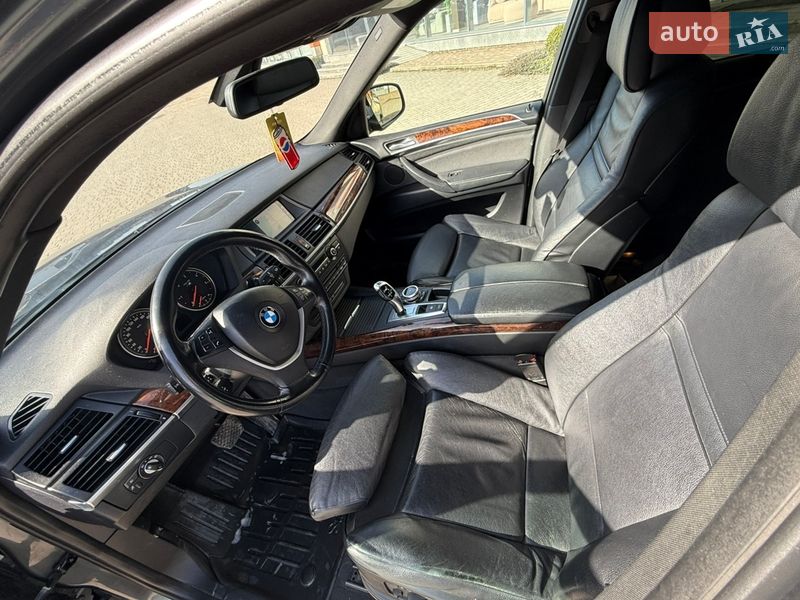 Внедорожник / Кроссовер BMW X5 2010 в Хмельницком