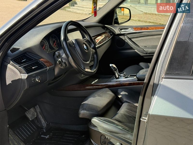 Внедорожник / Кроссовер BMW X5 2010 в Хмельницком