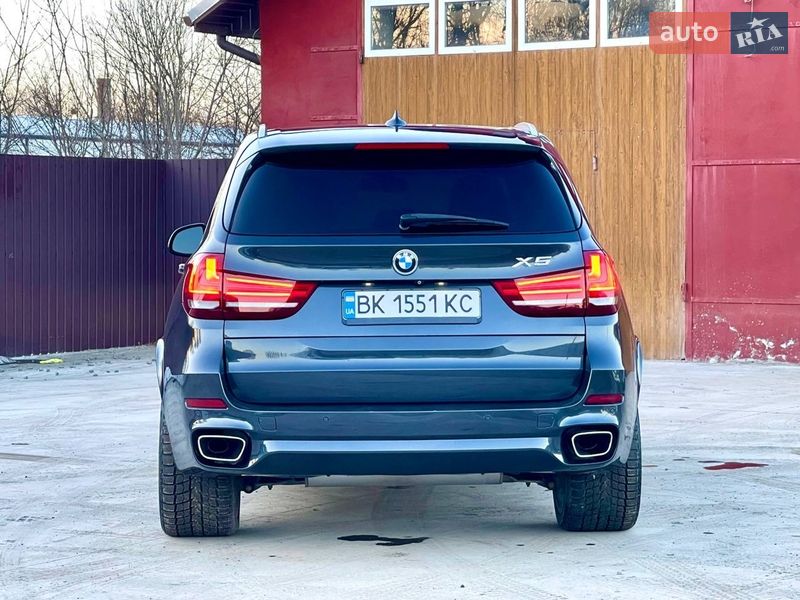 Внедорожник / Кроссовер BMW X5 2015 в Дубно