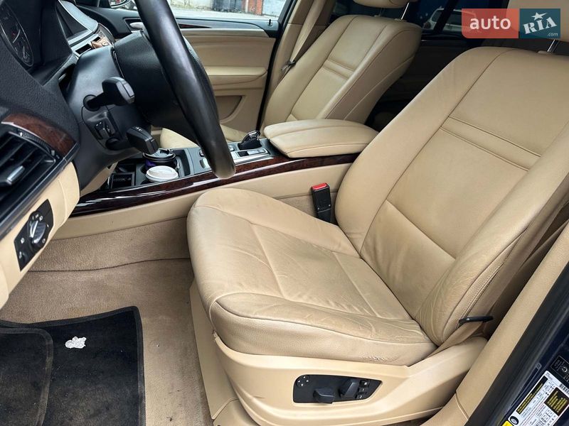 Внедорожник / Кроссовер BMW X5 2011 в Одессе