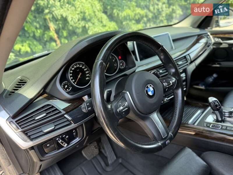Позашляховик / Кросовер BMW X5 2015 в Чернівцях