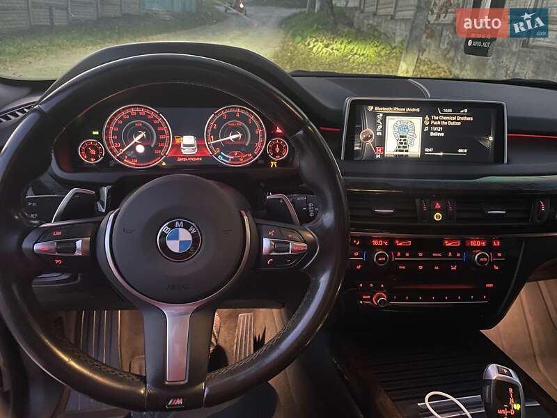 Позашляховик / Кросовер BMW X5 2015 в Чернівцях