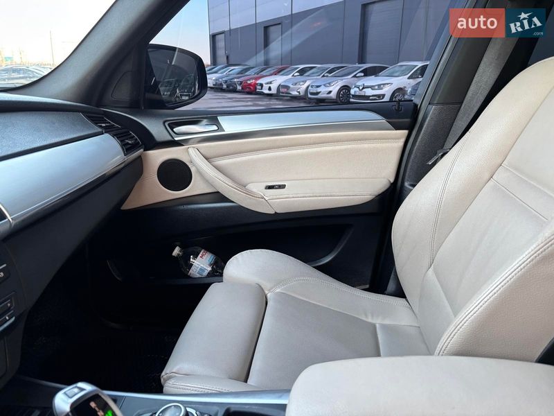Позашляховик / Кросовер BMW X5 2012 в Львові