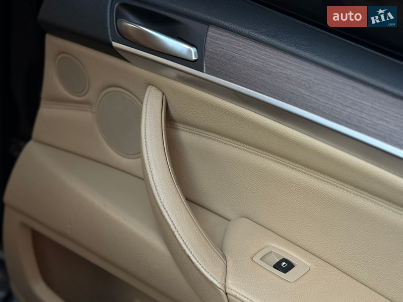 Внедорожник / Кроссовер BMW X5 2011 в Ивано-Франковске