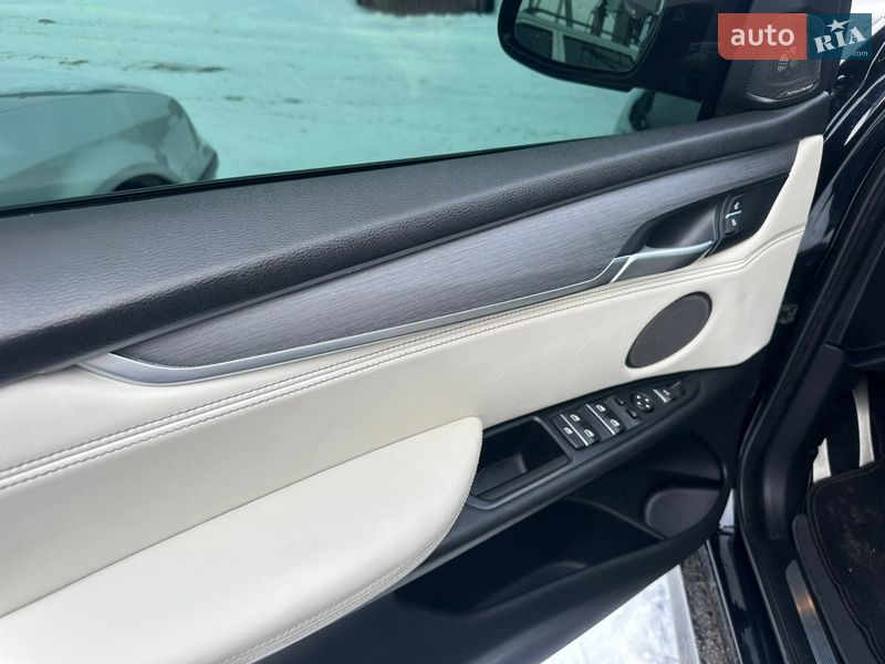 Внедорожник / Кроссовер BMW X5 2015 в Луцке