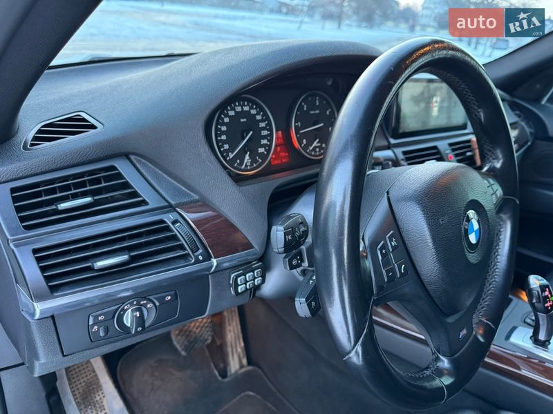 Позашляховик / Кросовер BMW X5 2010 в Чернівцях