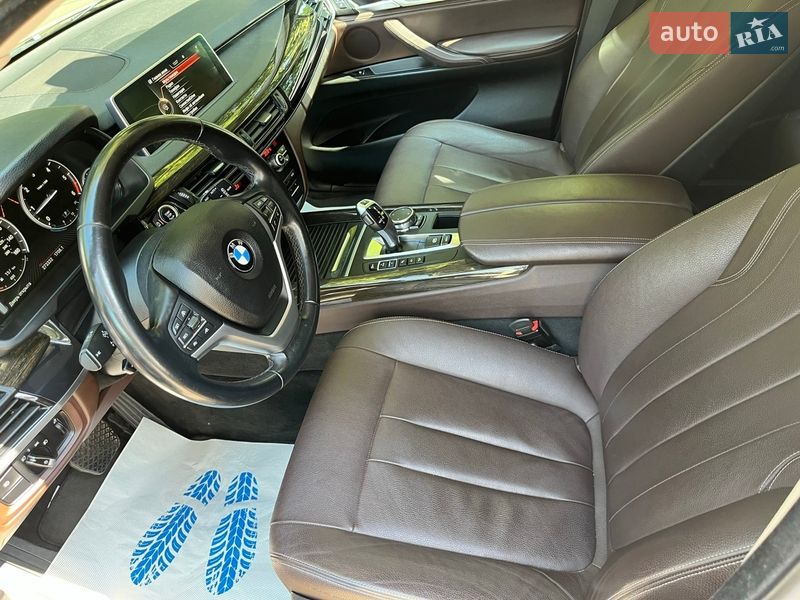 Позашляховик / Кросовер BMW X5 2015 в Чернівцях