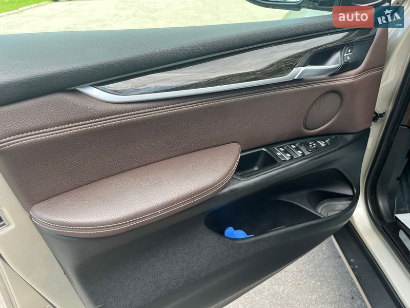 Позашляховик / Кросовер BMW X5 2015 в Чернівцях