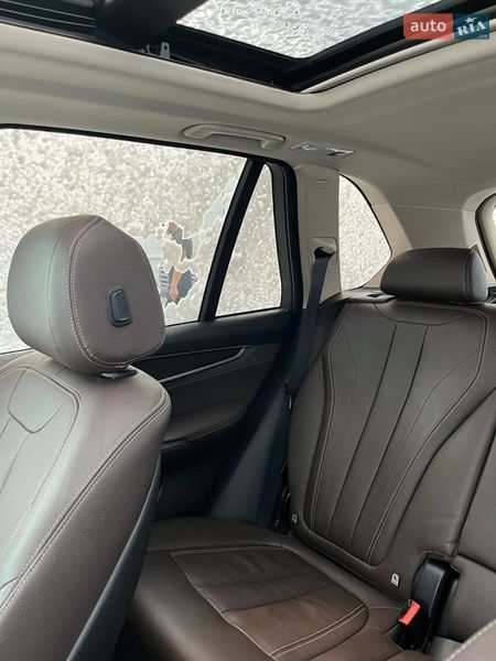 Позашляховик / Кросовер BMW X5 2015 в Чернівцях