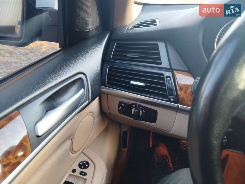 Внедорожник / Кроссовер BMW X5 2010 в Коростышеве