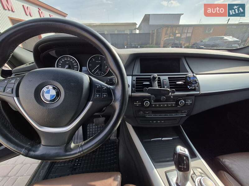 Внедорожник / Кроссовер BMW X5 2011 в Костополе