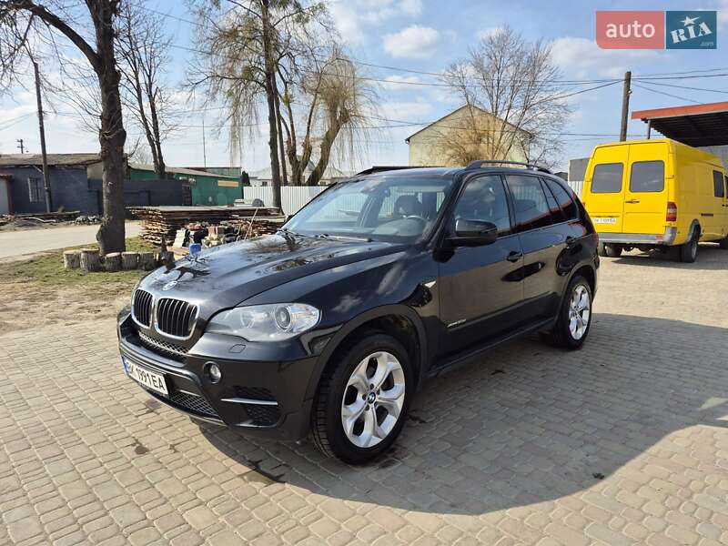 Внедорожник / Кроссовер BMW X5 2011 в Костополе