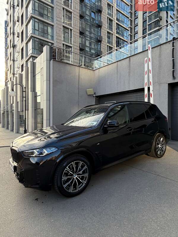 Внедорожник / Кроссовер BMW X5 2024 в Киеве