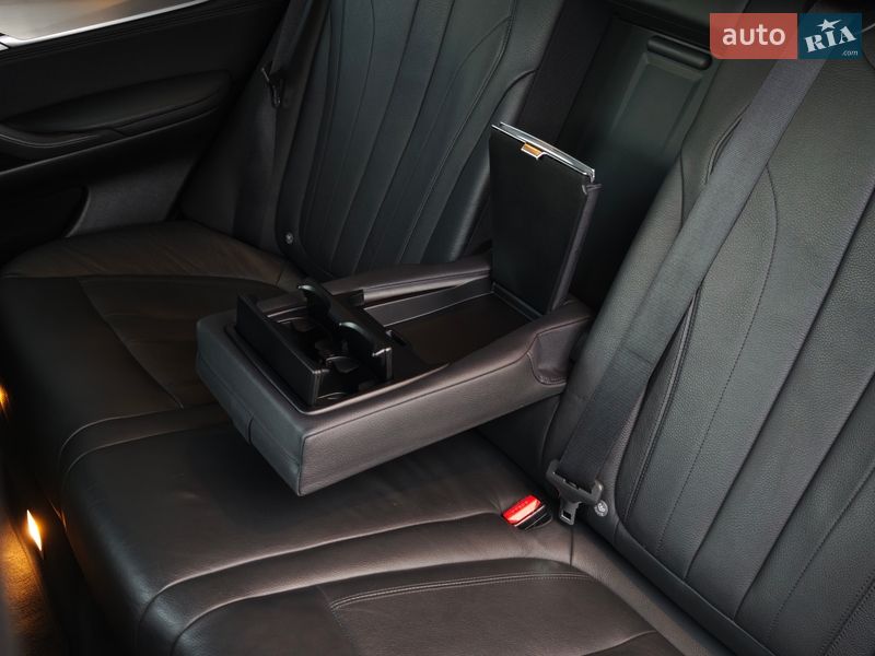 Внедорожник / Кроссовер BMW X5 2016 в Луцке