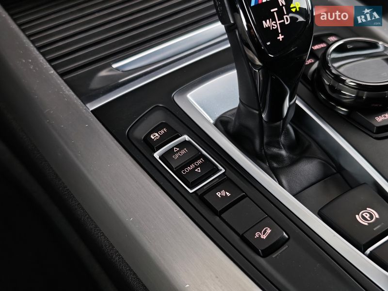 Внедорожник / Кроссовер BMW X5 2016 в Луцке