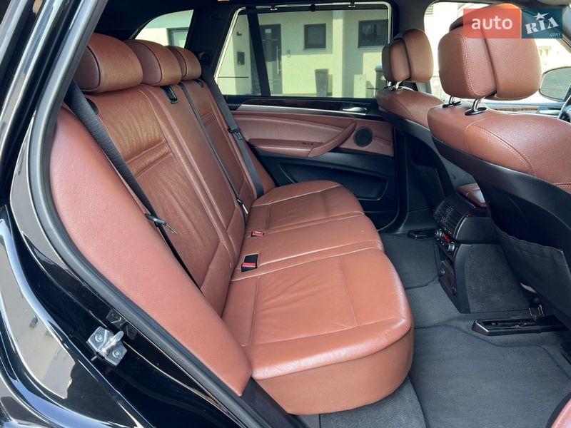 Внедорожник / Кроссовер BMW X5 2011 в Волочиске