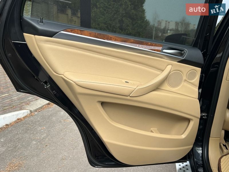 Внедорожник / Кроссовер BMW X5 2010 в Ровно