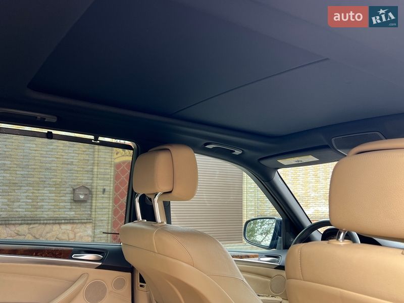 Внедорожник / Кроссовер BMW X5 2010 в Ровно