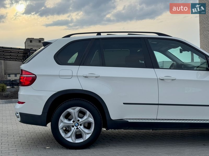 Позашляховик / Кросовер BMW X5 2012 в Рівному