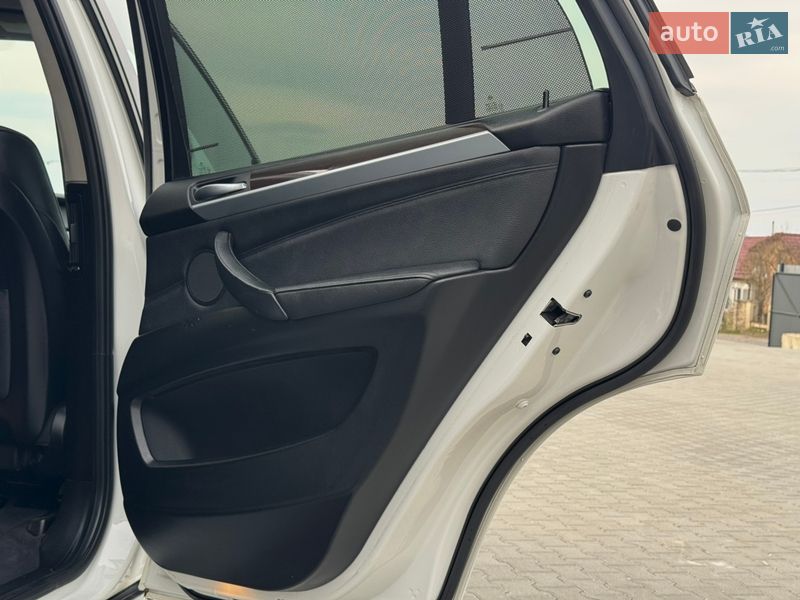 Позашляховик / Кросовер BMW X5 2012 в Рівному