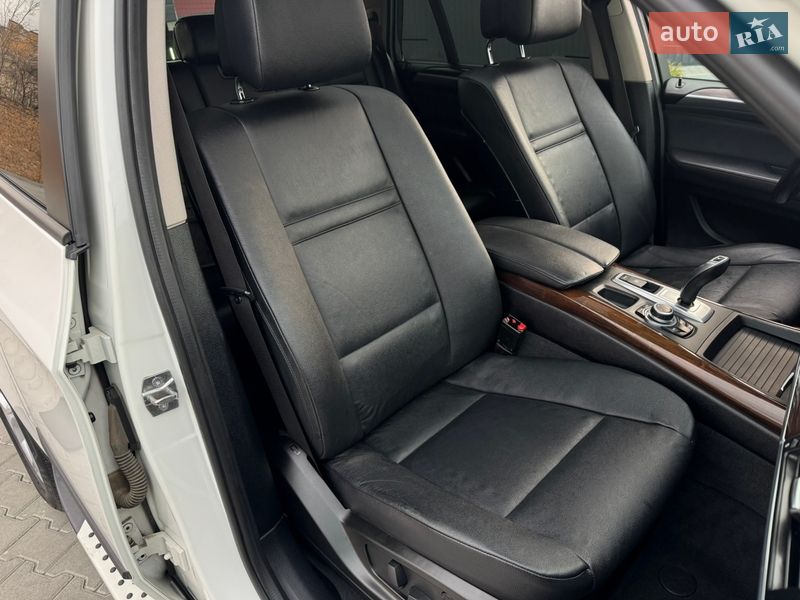 Позашляховик / Кросовер BMW X5 2012 в Рівному