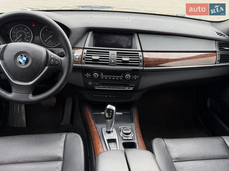 Внедорожник / Кроссовер BMW X5 2011 в Ровно