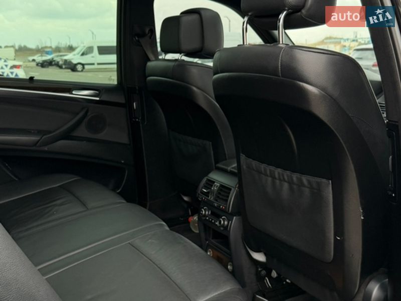 Внедорожник / Кроссовер BMW X5 2011 в Ровно