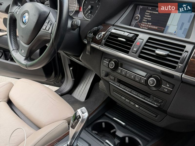 Внедорожник / Кроссовер BMW X5 2011 в Киеве