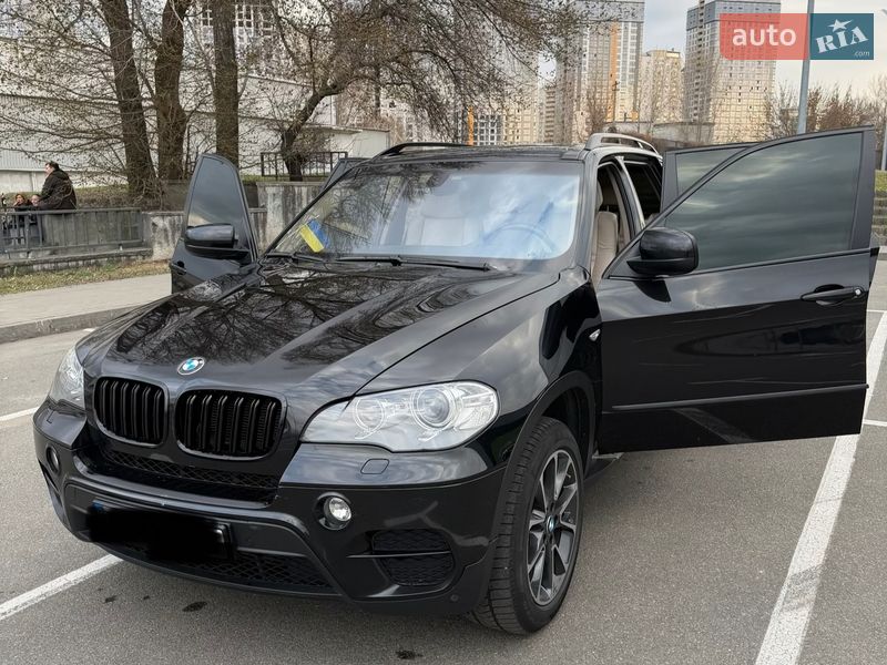 Внедорожник / Кроссовер BMW X5 2011 в Киеве