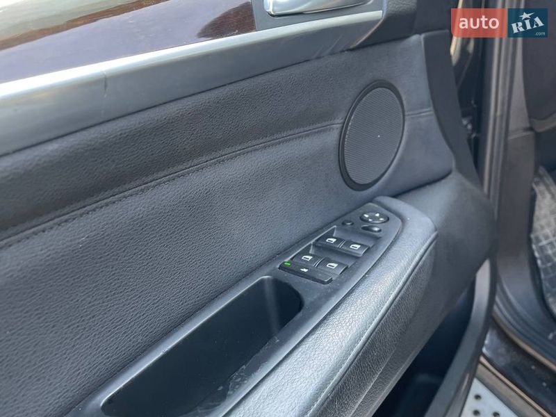 Внедорожник / Кроссовер BMW X5 2011 в Ужгороде