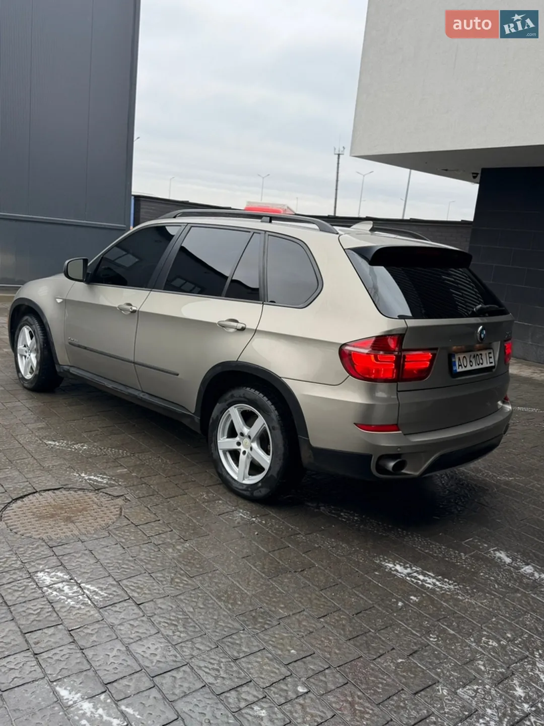 2010 BMW X5 - мініатюра 3