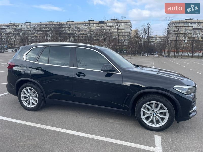 Внедорожник / Кроссовер BMW X5 2022 в Киеве
