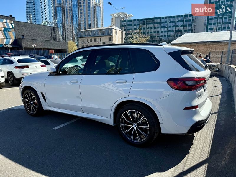 Внедорожник / Кроссовер BMW X5 2022 в Киеве