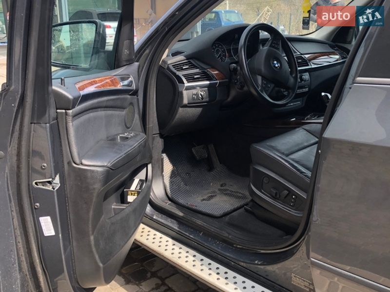 Внедорожник / Кроссовер BMW X5 2012 в Ромнах