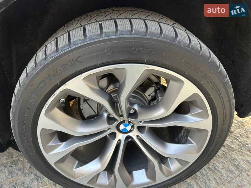 Позашляховик / Кросовер BMW X5 2014 в Чернівцях