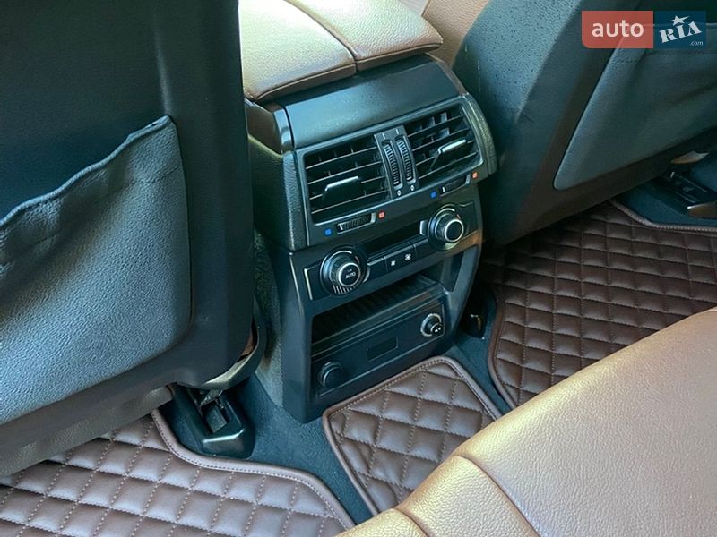 Внедорожник / Кроссовер BMW X5 2013 в Ужгороде